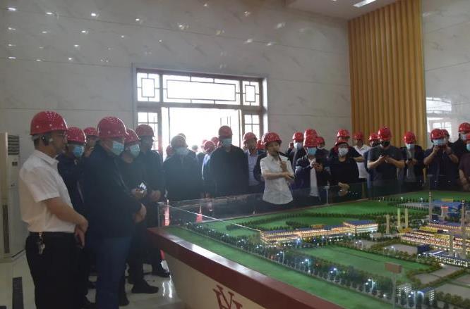 唐山市生態(tài)環(huán)境局黨組書記、局長(zhǎng)高慶利偕唐山市多家鋼鐵企業(yè)負(fù)責(zé)人到裕華鋼鐵考察交流